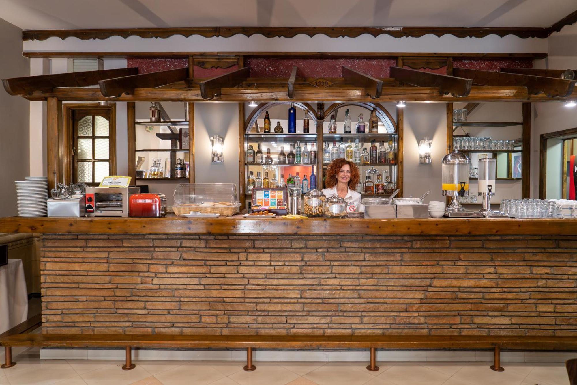 Argo Hotel Piraeus Bagian luar foto