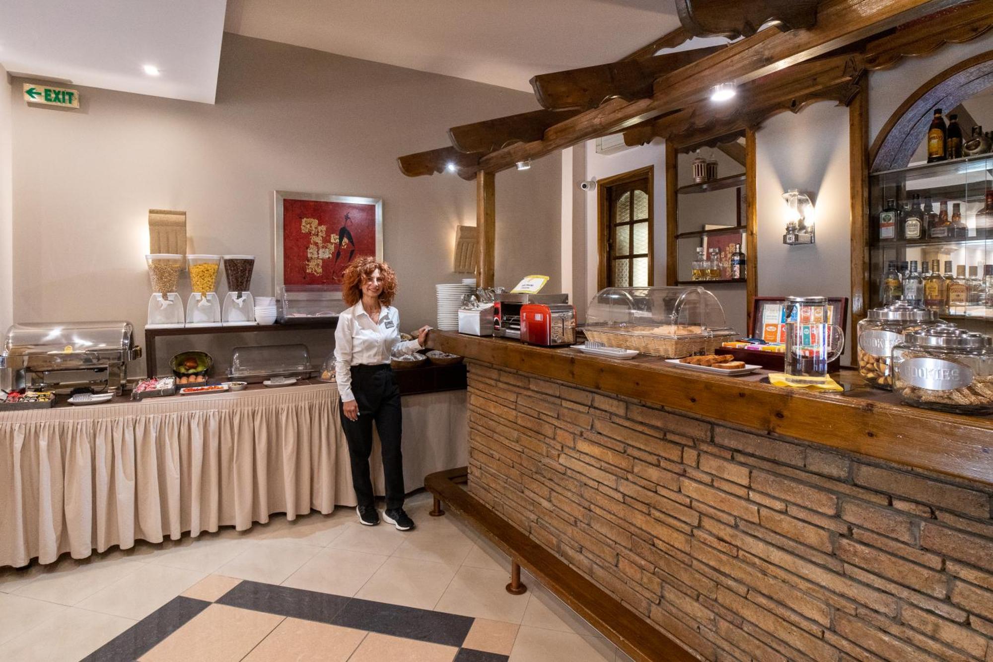 Argo Hotel Piraeus Bagian luar foto